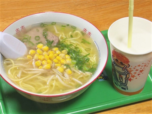 特集 店主は第二のお母さん 創業40年の シェーク店 地元中高生の激推しは塩ラーメンとバニラシェーク